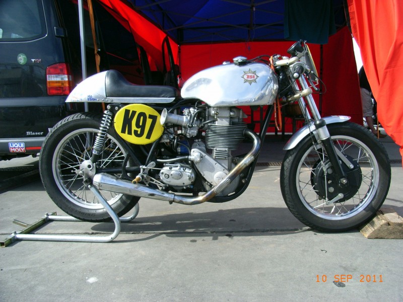 1956 BSA Gold Star - Klaus Jung 
Die Gold Star rennmaschine von Klaus Jung gesehen beim ADAC Eifelrennen in 2011. 
The Gold Star racer from Klaus Jung, seen at the ADAC Eifel races on the Nurburgring in Germany
