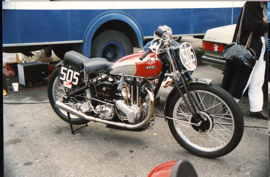 Ariel Red Hunter -  1938
Der rote jäger beim Zolder  HGP ´87.
