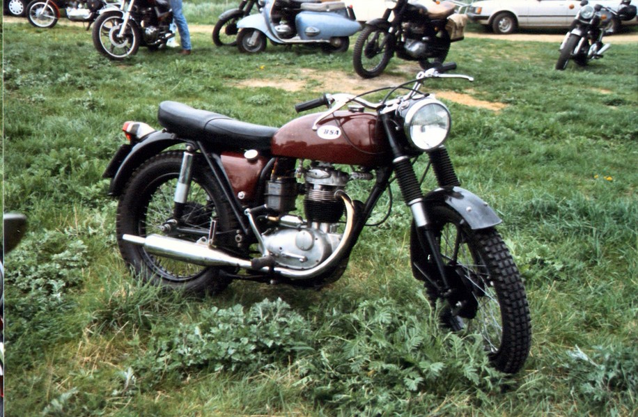 BSA  B30
Die kleine B 30 beim John Bull Rally in 1987.
