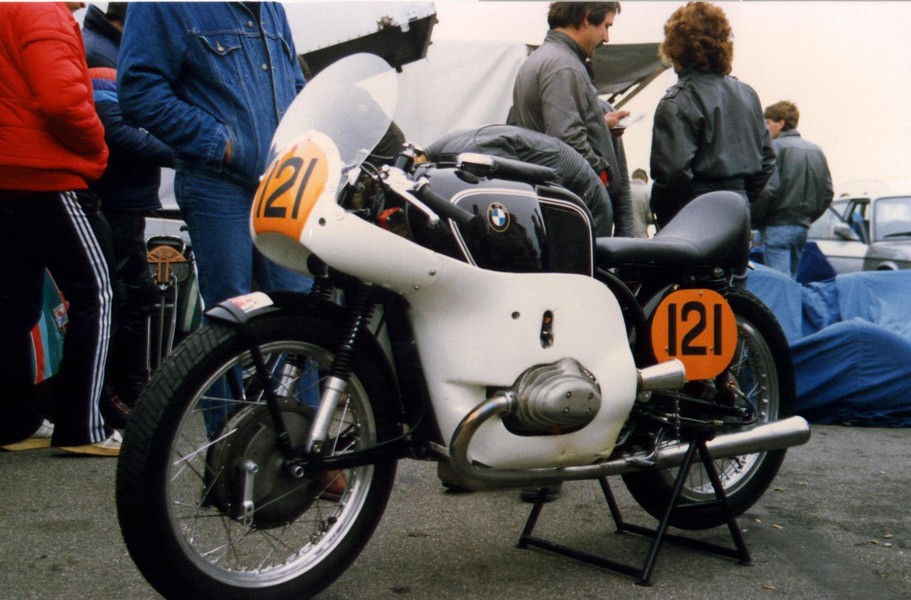 Der BMW  Königswelle racer
Eine BMW ikone beim Jan Wellem Pokal 1988
