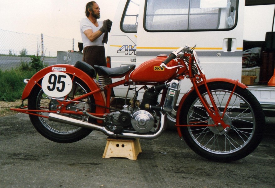 DKW zweitakt renner
Gesehen beim Jan Wellem Pokal ´88
