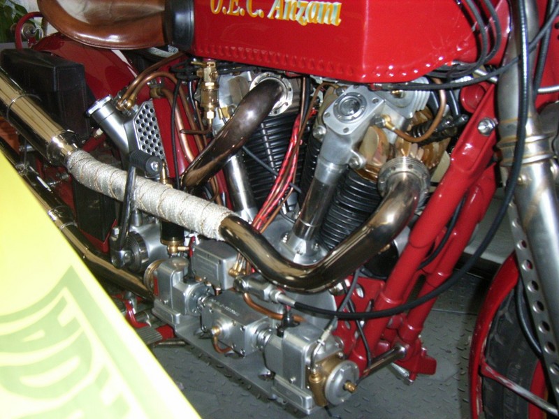 motor O.E.C. Anzani  (2)
