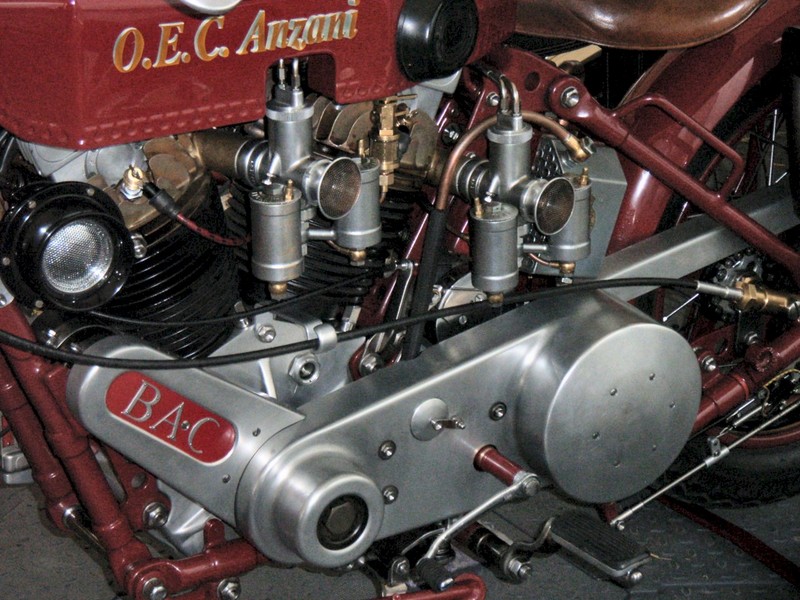 Motor O.E.C. Anzani  1200
