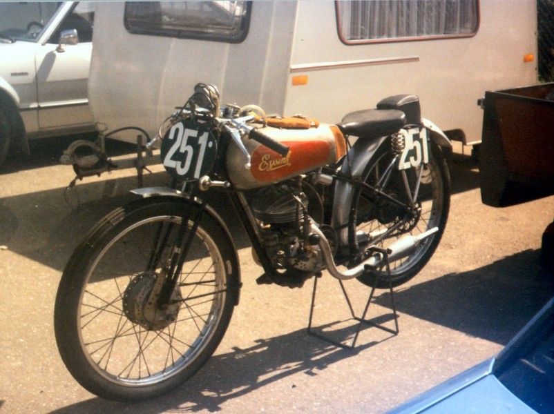 Eysink 125
Eine Eysink 125, beim Zolder HGP´85, diese renner aus Holland sieht man auch selten.
