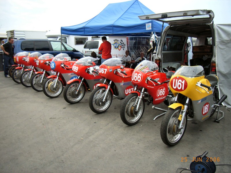 Forsa Italia
The Swiss Racing team and their  Italian beauties 

