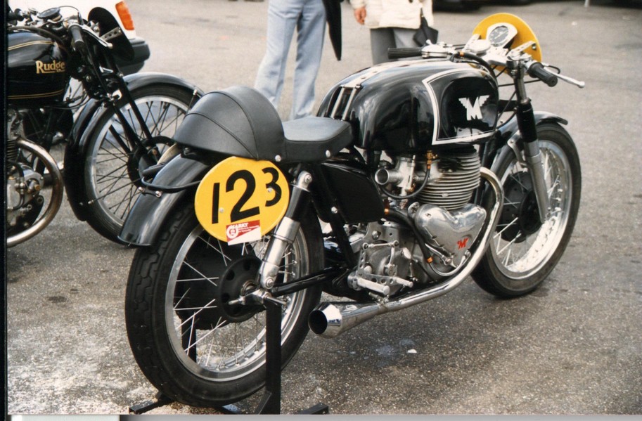 Matchles  G45
Eine von wenigen,  der G45  500 twin damals in Zolder (B) während der Historic Grand Prix 1987.  
