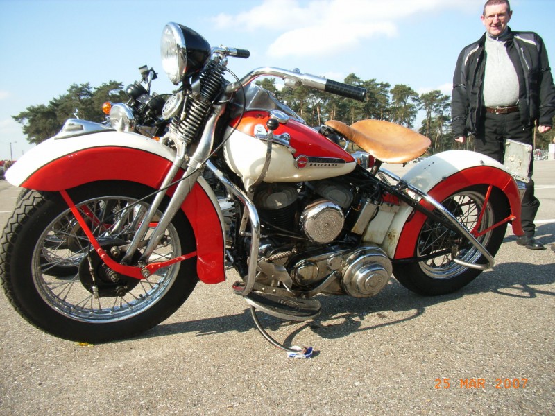 Harley-Davidson  WL 750
Ein Amerikanische klassiker 
An American classic 
