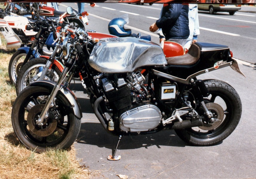 Laverda 1000 triple
Cafe racing auf italienisch
