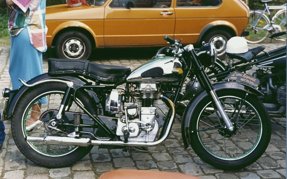 Lion Rapide  350      2
This is an old Belgian make. They produced motorcycles in the fifties with FN engines. This one has a 350 OHV  single and was in a top condition.  Seen in Belgium on a classic motorcyle meeting.

