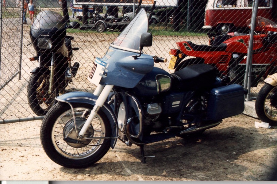 Moto Guzzi 750 Ambassador
Die vorlaüferin der Callifornia im dienste der Italienische Polizei.
