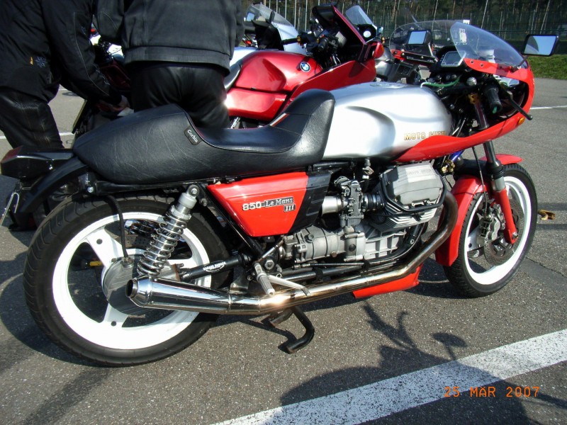 Moto Guzzi Le Mans III
einen leicht modifizierte Le Mans III
light modified Le Mans III
