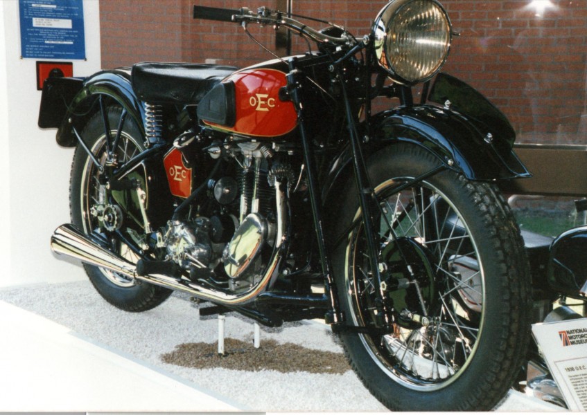 OEC 500 - 1938
Gesehen im Britisch Motorcycle Museum (UK)
Seen in the Britisch Motorcycle Museum (UK)
