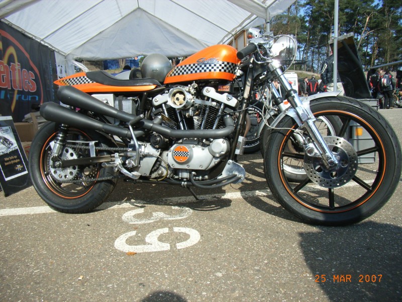 HD Sportser
Eine sehr sportieve Harley Sportser 
A very racy  HD Sportser indeed. 

