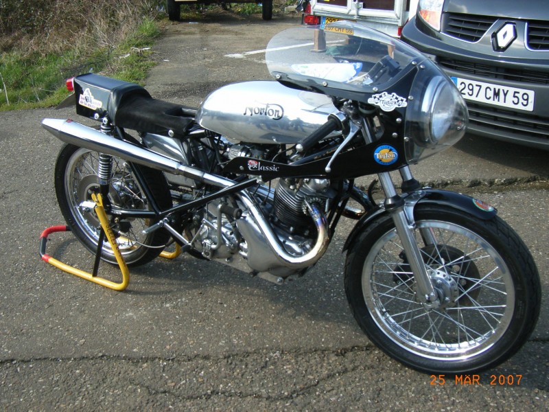 The  Seeley Norton     1
Eine tolle Britin, einfach klasse.
A realy fine British racing bike.

