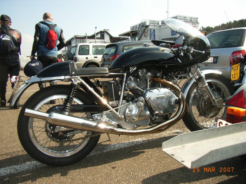 Godet Egli Vincent     2
Eine wirklich klasse maschine. 
A realy very nice maschine.

