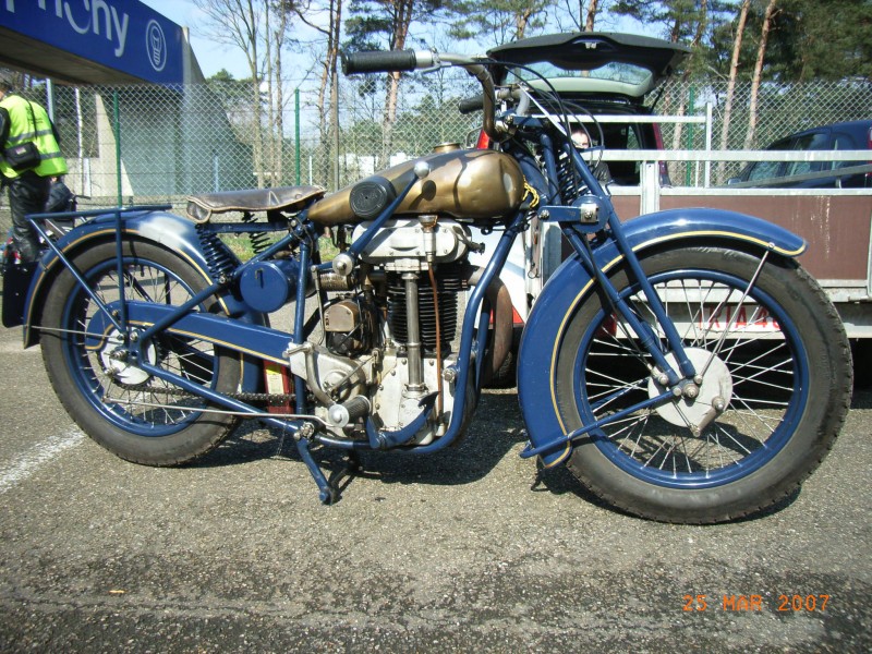 Königswelle Praga
Bevel camshaft drive Praga 
