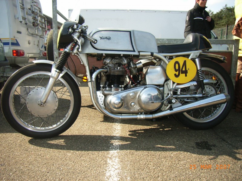 Norton Domminator
