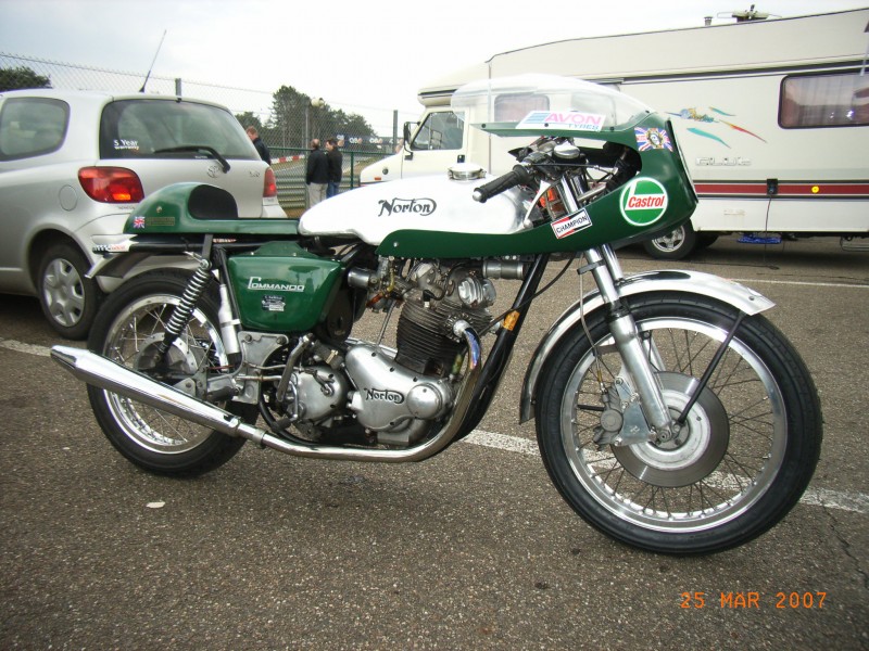 Norton Commando 750
