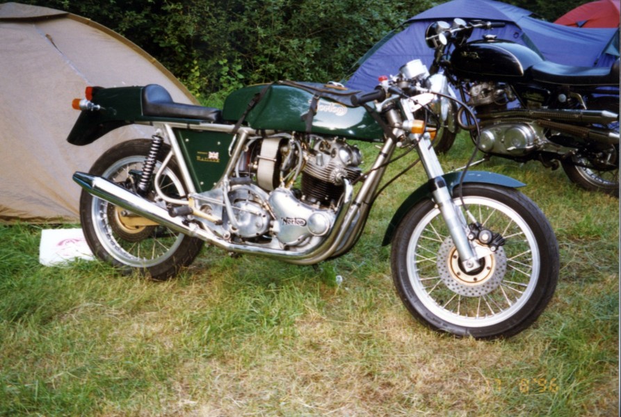 Rickman Metisse Commando  750
war zu sehen auf der Int NOC rally 1996 in Bruggen (BRD)
Was seen at the Int NOC rally 1996 in Bruggen - Germany 
