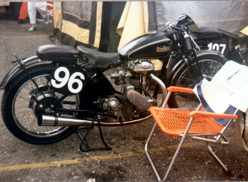 Rudge 250
eine Rudge 250 beim Zolder Historic GP´85
