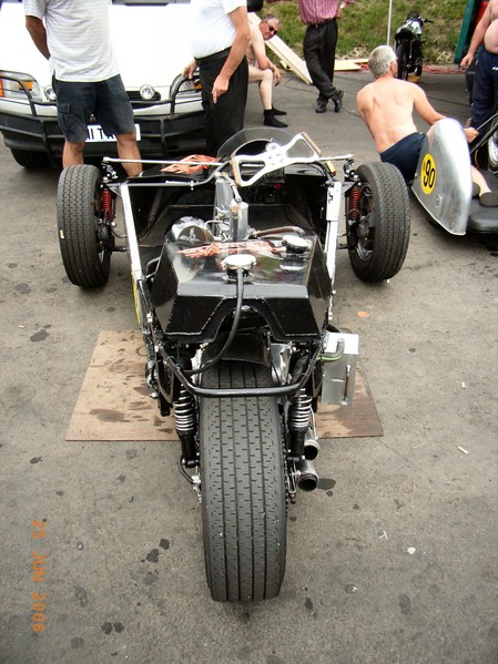 The Ward Mogvin 1000  1958
Hier wird fast gelenkt wie im auto 
