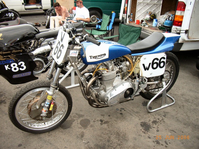 Triumph Bonni  650 - 1968
Maschine von Butcher Graham (GB) beim JWP 2006. Eine Triumph Bonni in Amerikanischen Dirt Track style .
