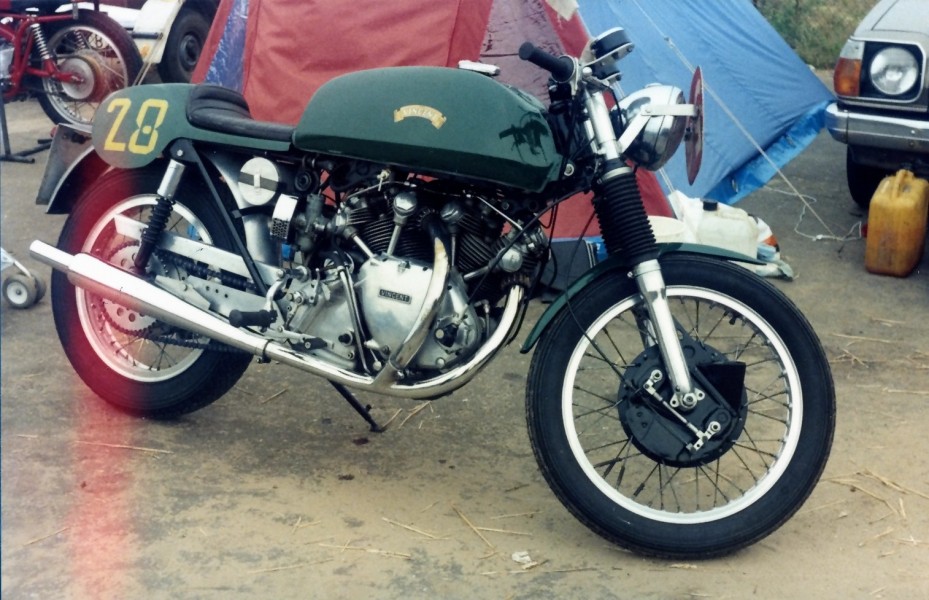 Vincent cafe racer 
Gesehen beim oldtimer grand prix in Zolder 1982
Was seen at the 1982 Oldtimer Grand prix in Zolder 
