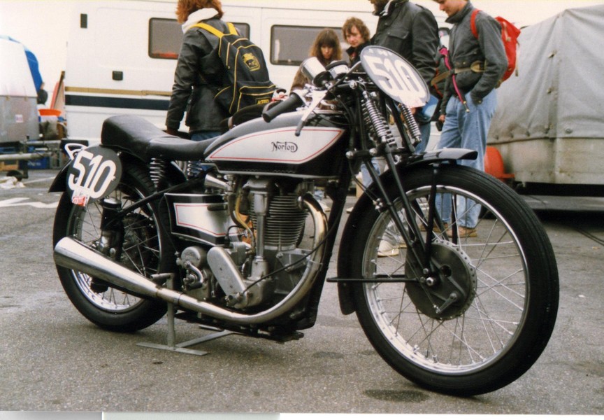 Norton inter rennmaschine aus dem 30er
