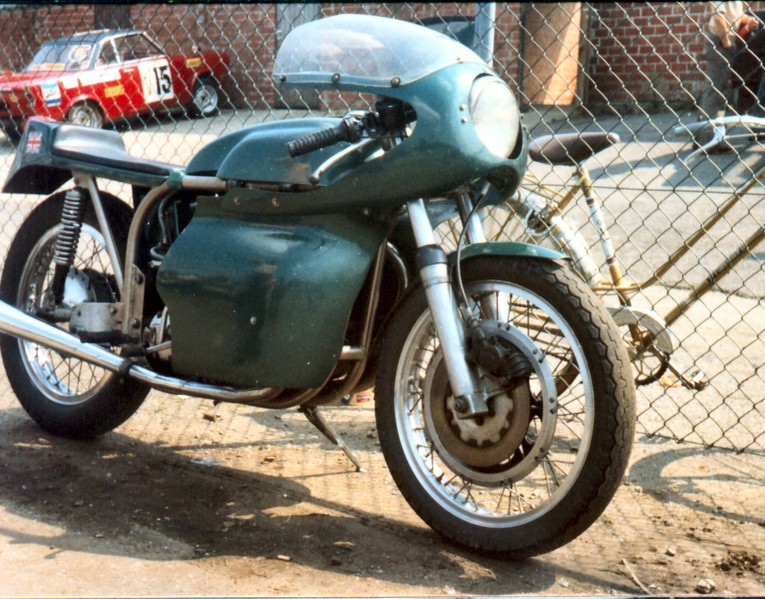 Full faired Triton
A Triton with full fairing at the historic races in Zolder in 1984.
