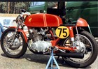 Honda_twin_250cc__oder_300cc__racer_-__Zolder_OGP__86.jpg