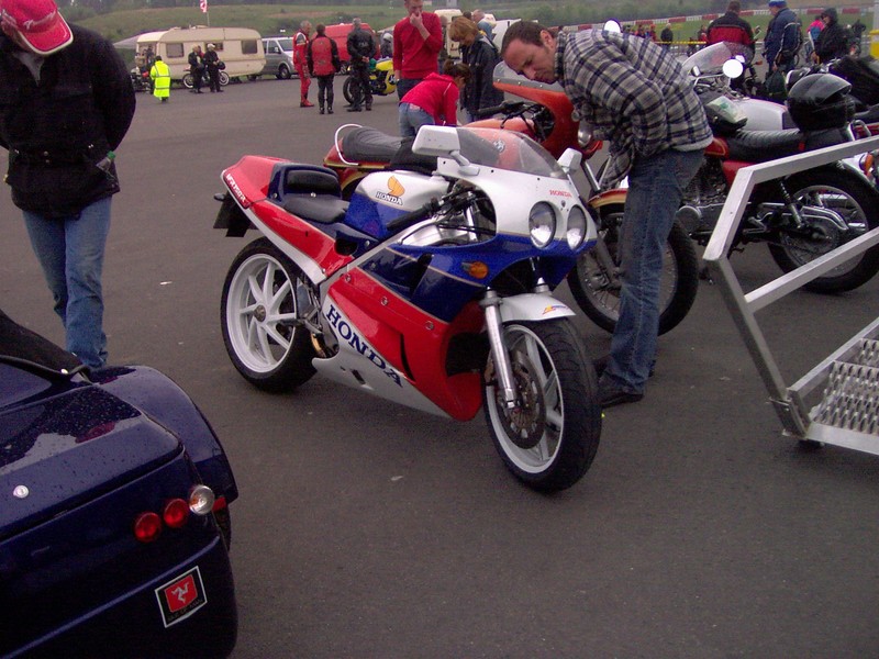 Kölner Kurs 2006
Eine seltene VFR 750
