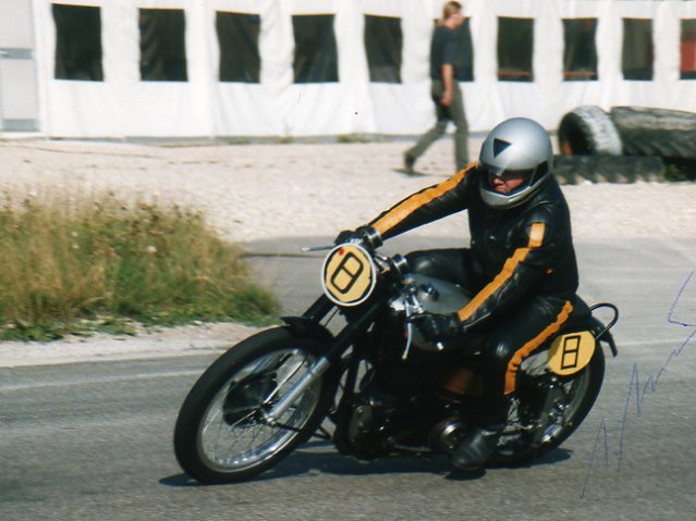 Arthur Schröder auf seiner Norton Manx 350ccm 1947
