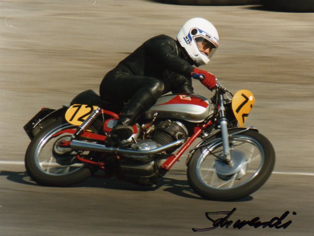 Unser Karl Schwendimann auf seiner Moto-Morini in der Kurve von Lignieres 1991
