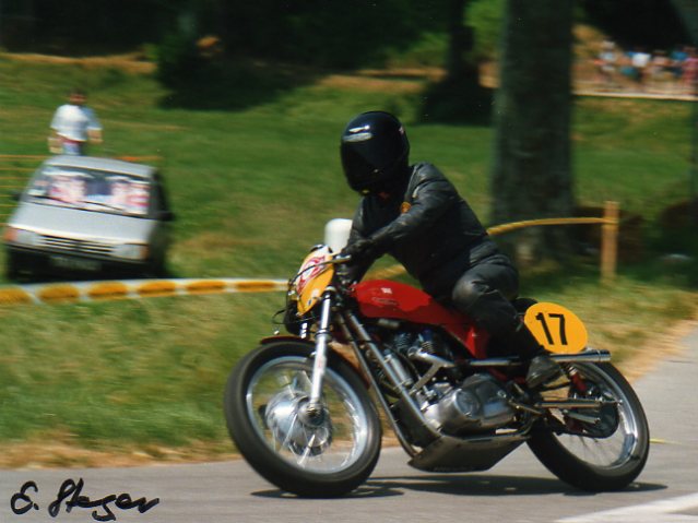 Ernst Steger auf seiner Triumph Metisse T120 1962
