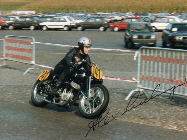Lüchinger Alex auf seiner Harley Davidson  WR 750ccm 1941 in Safenwil
