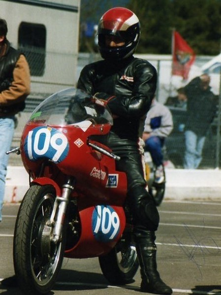 Gabriele Mascheroni beim warten auf den Start am Rennen in Paul Ricard 1994
