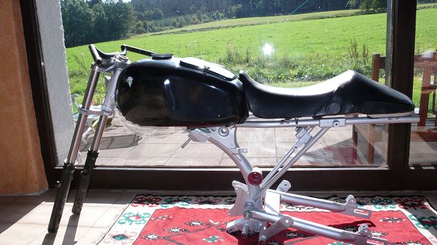 Mein Wintermoped MZ TS 300 g
Dieser Tank wird nachgerüstet und eine andere Sitzbank kommt auch noch drauf
