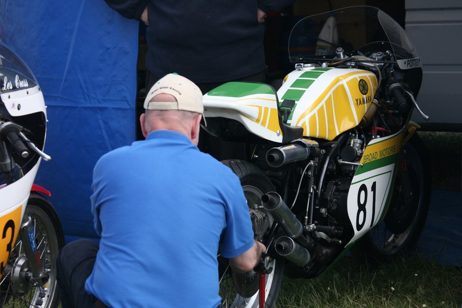 Les Cross, Yamaha TZ750
