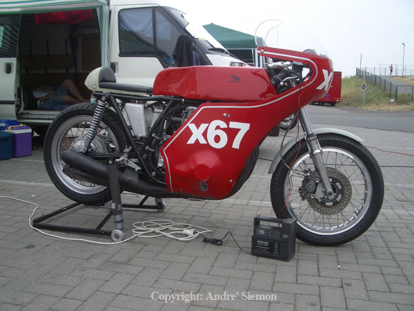 VFV-Oschersleben
Honda, Klaus Kniese, 812 ccm, Bj. ´71
