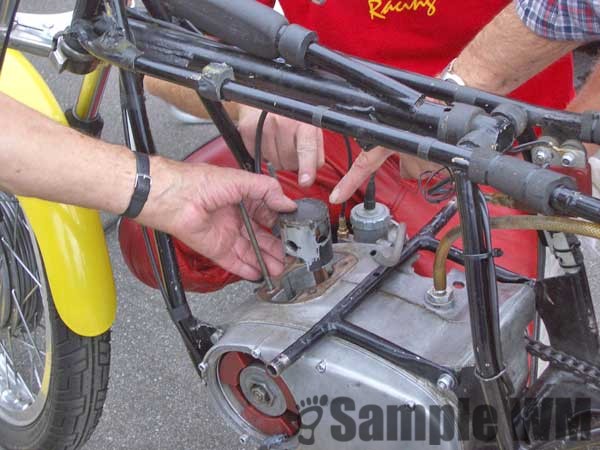 Norisring 2006
Jetzt verstehe ich, dass ein Verbrennungsmotor eine "Explosionsmaschine" ist. Nur dieser Kolben ist leider keine "Explosionszeichnung", sondern Karl Knoke´s Realität.
