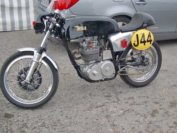 Norisring 2006
Bildschöne BSA B 40, 350ccm, Bj. 1964 von Klaus Reichelt
