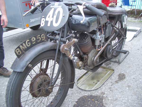 Norisring 2006
Marcus Längerer mit seiner seltenen Zenith Twin JAP, 750ccm,Bj. 1928
Original "Patina"... Klasse
