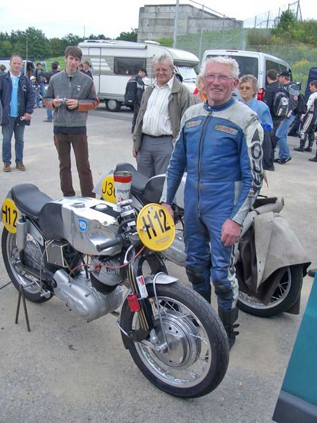 Norisring 2006
Zwei sehr glücklich dreinschauende, Werner Bühlmayer mit seiner NSU OSB Sport, 247ccm, Bj. 1953
