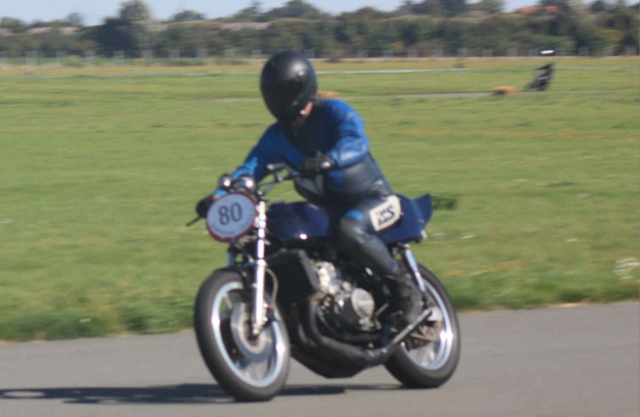 Reimo Suzuki GT-R 750 
Classic Race im Rahmenprogramm der Technorama, in Hildesheim 2008, Fahrer Martin K. aus B.

