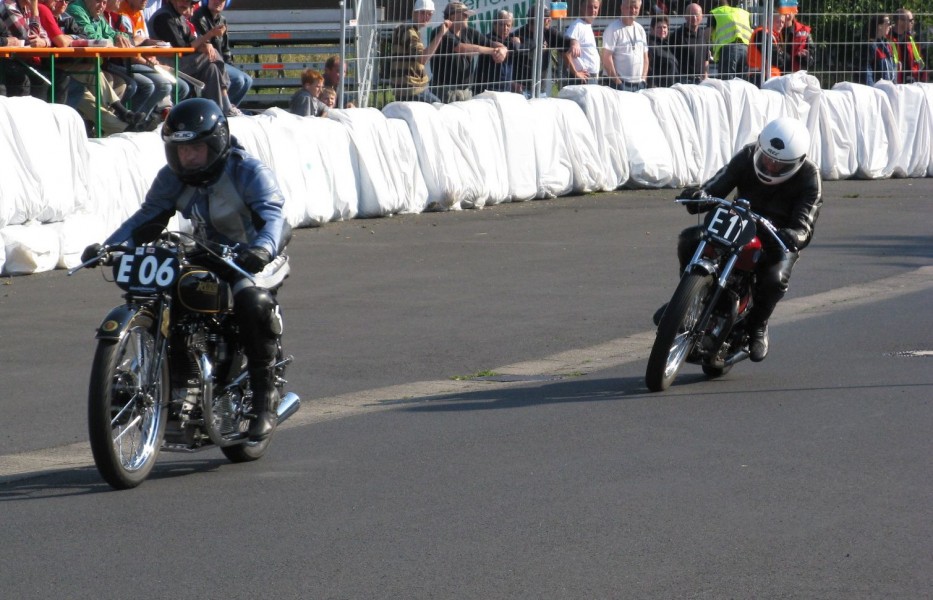 Jörg Hebestreit - Rudge und Gerhard Fischer - Triumph
