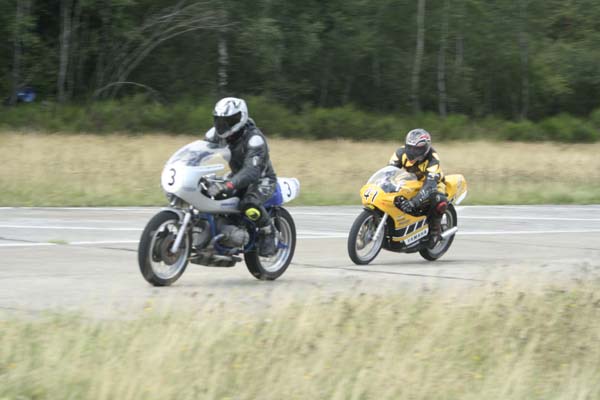 HISTORIC MOTOS ANCIENNES SAINT HUBERT 2006 (BELGIUM)
GILISSEN (BMW) & GENIN (MAXTON)
