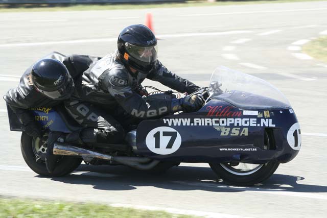 Motos Classiques Chimay 2006
BSA WINDLE 650 - 1962 LEEFLANG/GOUDZWAARD
