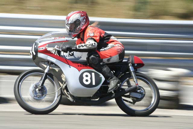Motos Classiques Chimay 2006
HONDA ?? LEE LOUSBY
