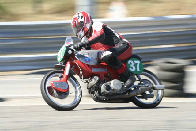 Motos Classiques Chimay 2006
ARIEL ARROW 247 1960 - ROB EDWARDS -GB-
