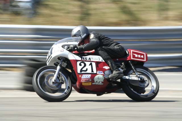 Motos Classiques Chimay 2006
BSA 750 ROCKET 3 -1970 - XAVIER DUFRESNOY
